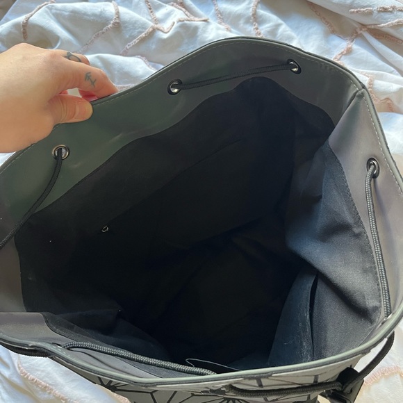 Reflective Backpack & Wallet - Picture 3 of 9